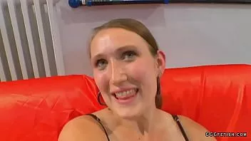 play Amateur slut julia sucking and receiving cocks