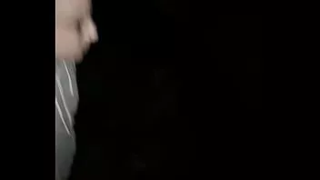 play Hollandalı sürtük jasper pissing onun pantolon içinde kamu