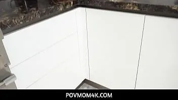 play Povmom4k - স্বর্ণকেশী বোমশেল মাইল্ফ স্টেপ মা বড় মাই সহ ভার্জিন স্টেপ ছেলে পভ - ক্যাটলিন বেল