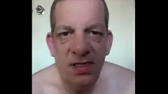 Afspelen Deepthroat cumshot-fantasie van een biseksuele crossdresser