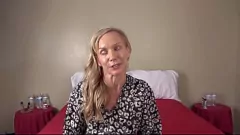 Abspielen Die interrassische BBC-Begegnung der verzweifelten MILFs Bella und Sylvia