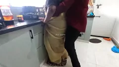 播放 泰米尔女仆的厨房他妈的会议