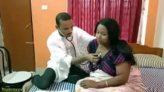 Afspelen Jonge Indiase dokter betrapt op het neuken van stoute Bhabhi in medische serie!