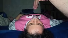 चलाएँ अनुभवी माँ को अपने बेटे के दोस्त को चूसना और काला चुंबन पसंद है