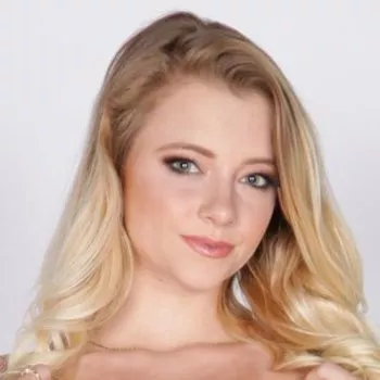 Porno Yıldızı Riley Star