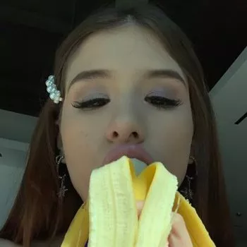ポルノスター Isabell Moon