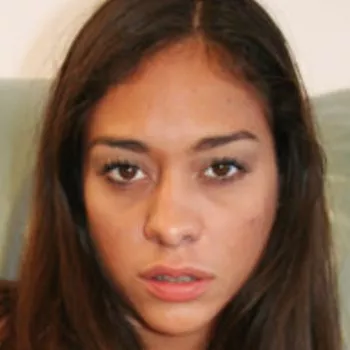 قناة Estella Leon