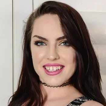 Porno Yıldızı Raven Reign